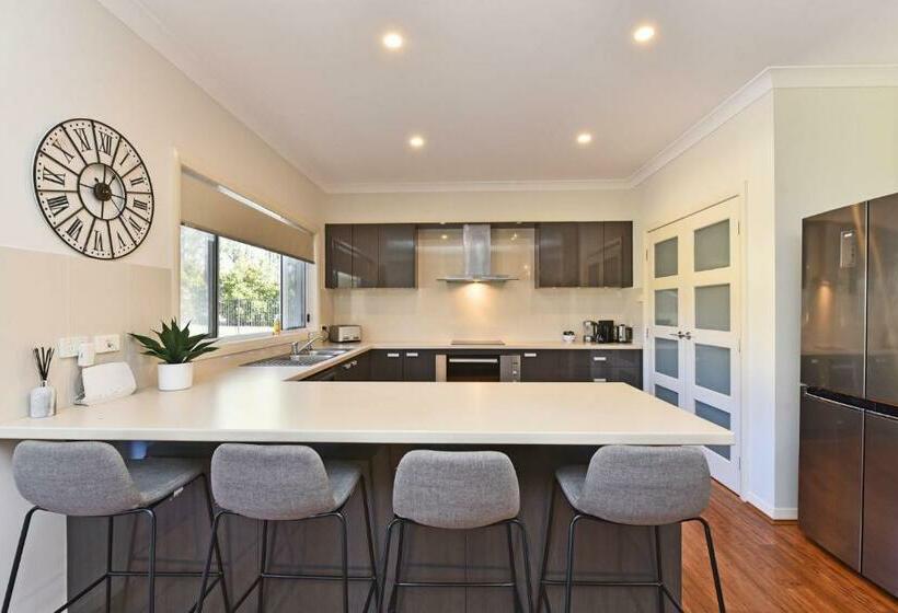 Nova Country Homestead