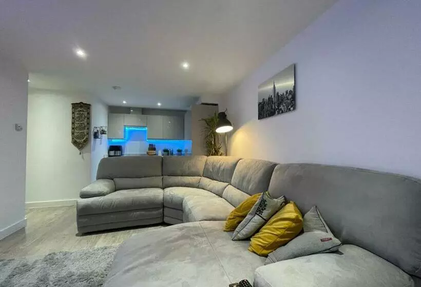 Smart Apartment Close To Watford Atria And Station