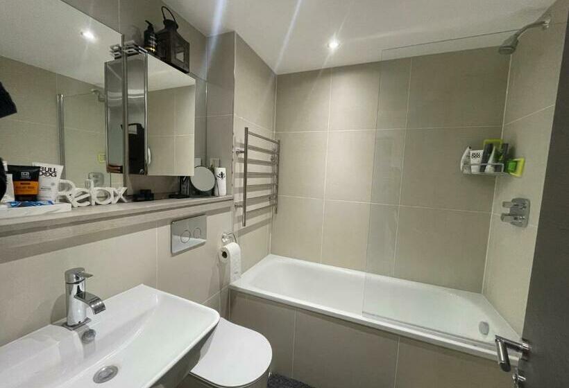 Smart Apartment Close To Watford Atria And Station