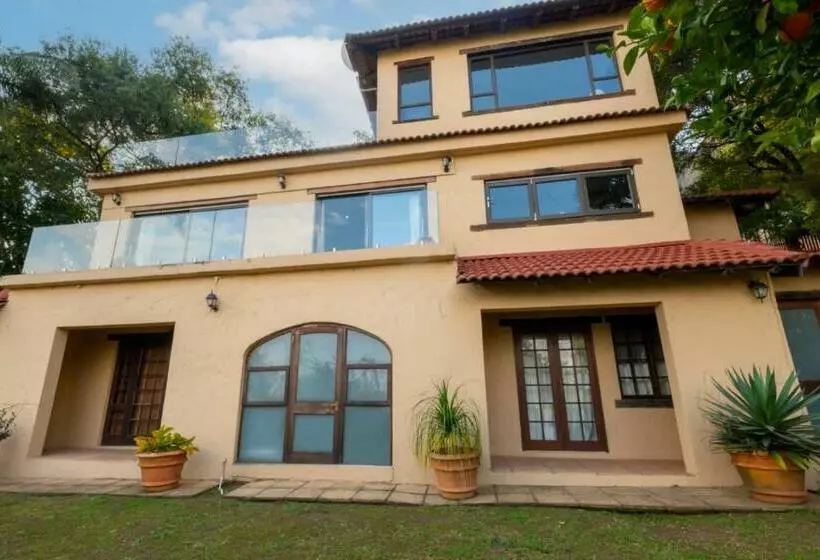 Vintage Serene Villa