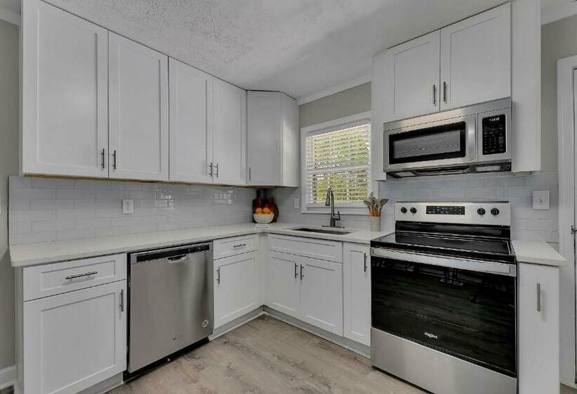 Goodkarma Rentals Gorgeous Interiors Gorgeous Outdoor Living Space With A Huge Fenced Backyard Coffe