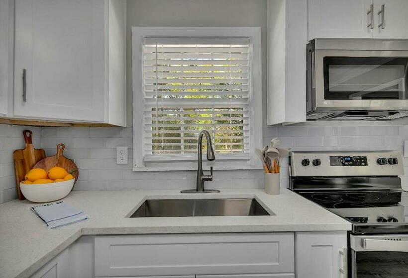 Goodkarma Rentals Gorgeous Interiors Gorgeous Outdoor Living Space With A Huge Fenced Backyard Coffe