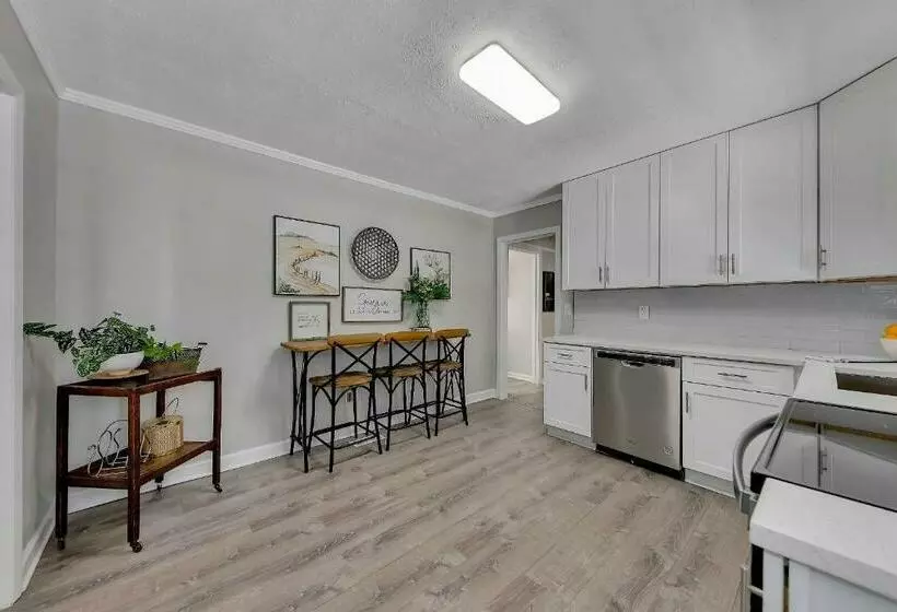 Goodkarma Rentals Gorgeous Interiors Gorgeous Outdoor Living Space With A Huge Fenced Backyard Coffe
