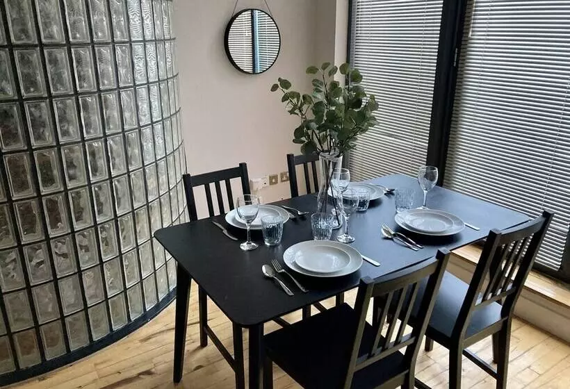 Linen Quarter Apartments