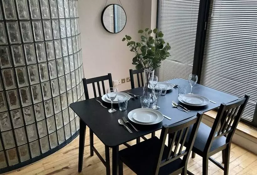 Linen Quarter Apartments