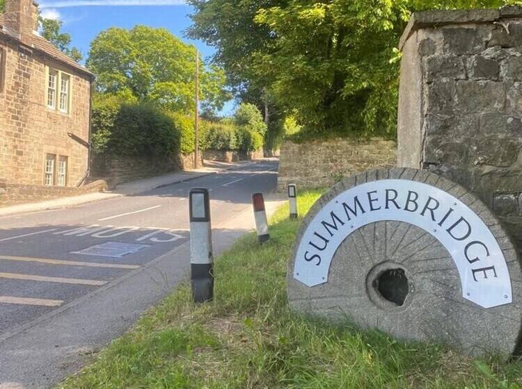 Lovely 2 Bed Flat In Summerbridge Harrogate