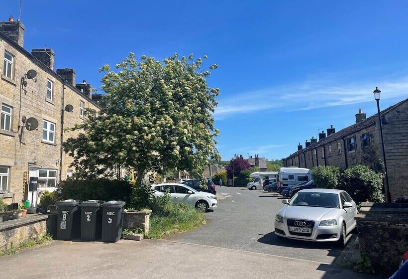 Lovely 2 Bed Flat In Summerbridge Harrogate