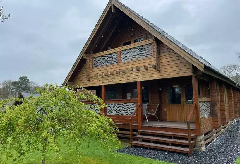 Luxury 3 Bedroom, 3 Bathroom Lodge With Hot Tub
