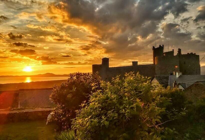 Luxury 3 Bedroom, 3 Bathroom Lodge With Hot Tub