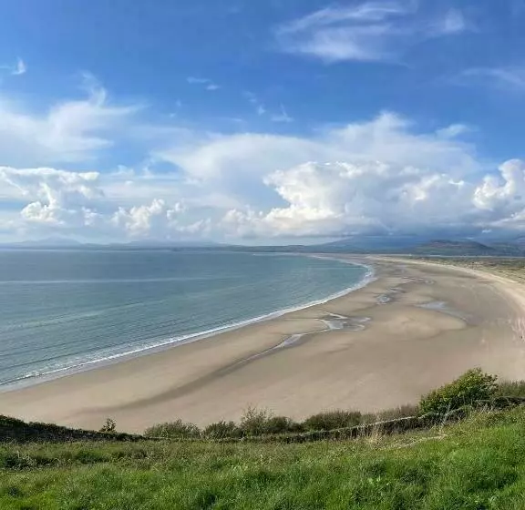 Luxury 3 Bedroom, 3 Bathroom Lodge With Hot Tub