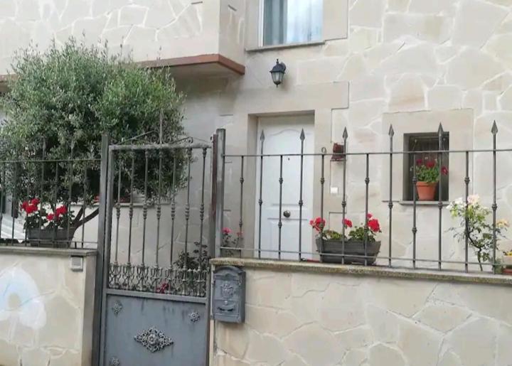 Vivienda Adosada , Con Merendero En Carcedo