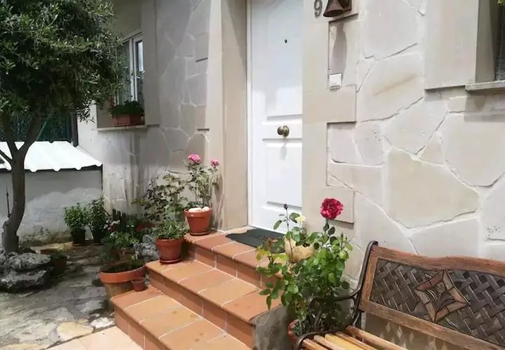 Vivienda Adosada , Con Merendero En Carcedo