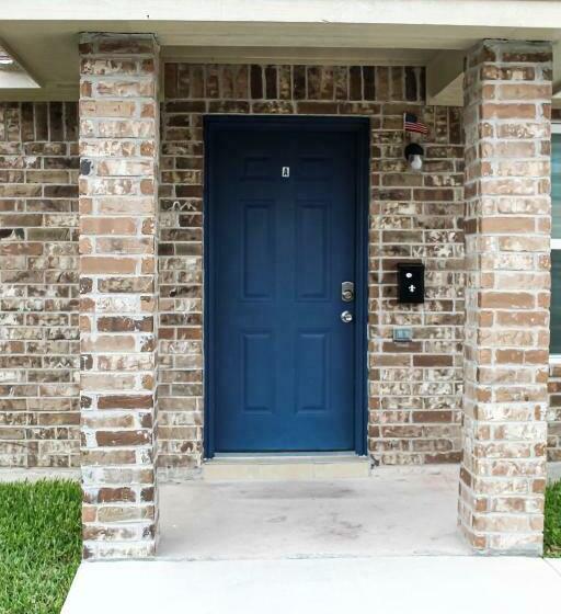 Casa Roble. Downtown Brownsville