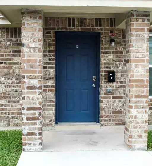 Casa Roble. Downtown Brownsville