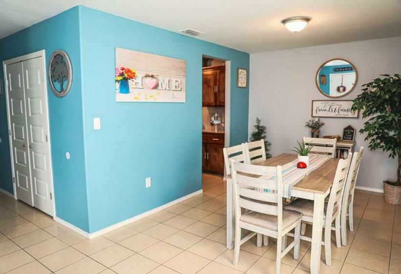 Casa Roble. Downtown Brownsville