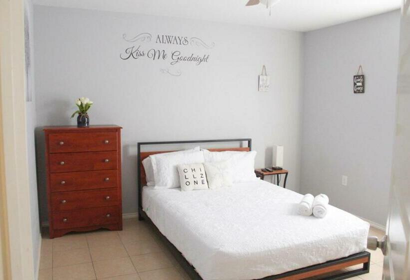 Casa Roble. Downtown Brownsville