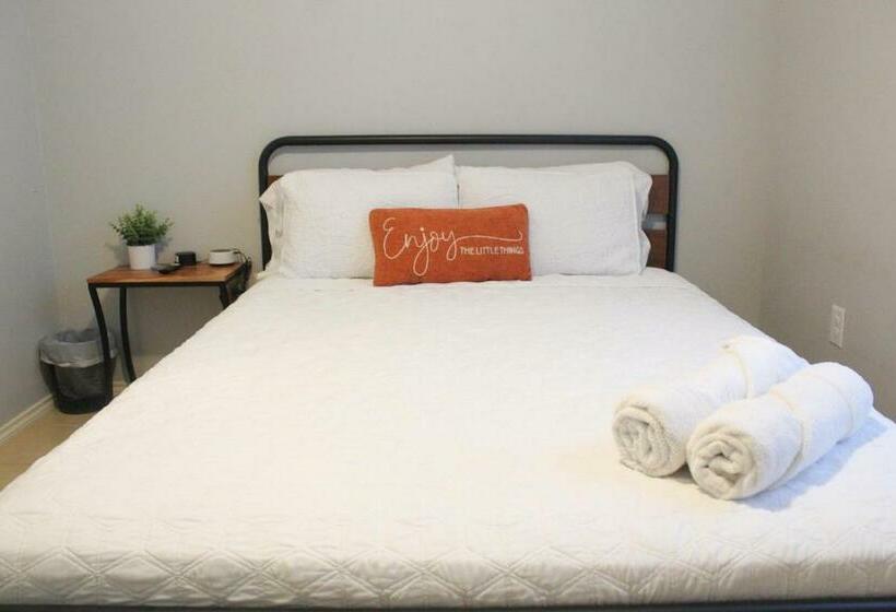 Casa Roble. Downtown Brownsville