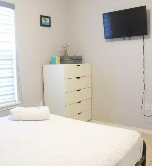 Casa Roble. Downtown Brownsville