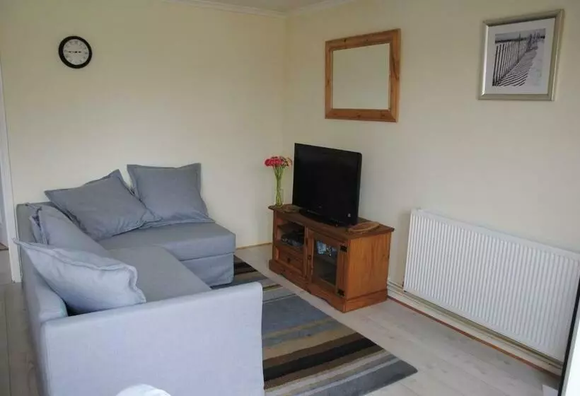 Holiday Chalet Cowes Isle Of Wight