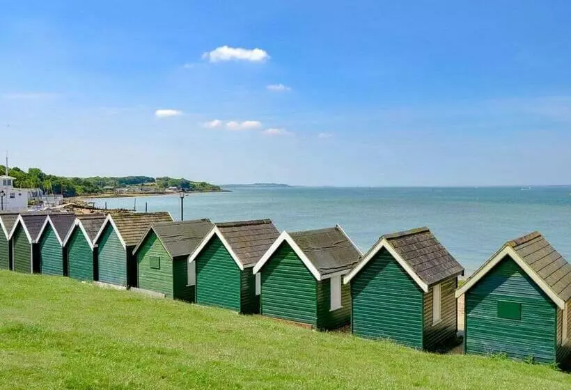 Holiday Chalet Cowes Isle Of Wight