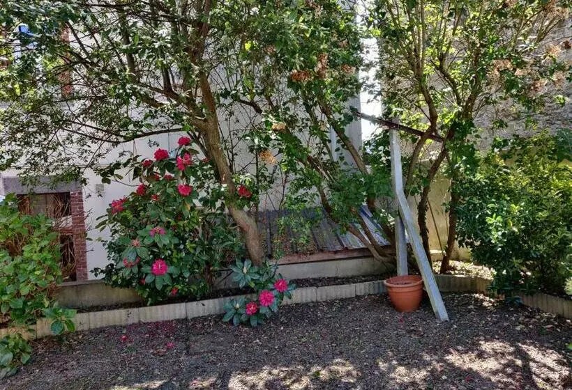 Maison Calme Entre Terre Et Mer   Proche Gare   Stationnement   Jardin