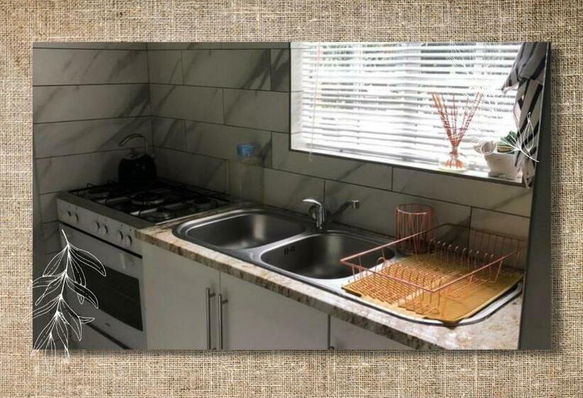 Olivé Contractors Or Long Stay Accommodation [max 4]