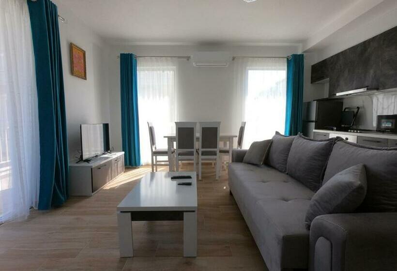 R&i Sea And Mountain View Apartments Radhimë