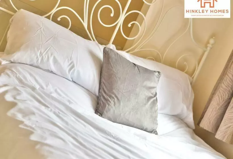 Cosy Contained Riverside 1bed   2 Floors   Parking