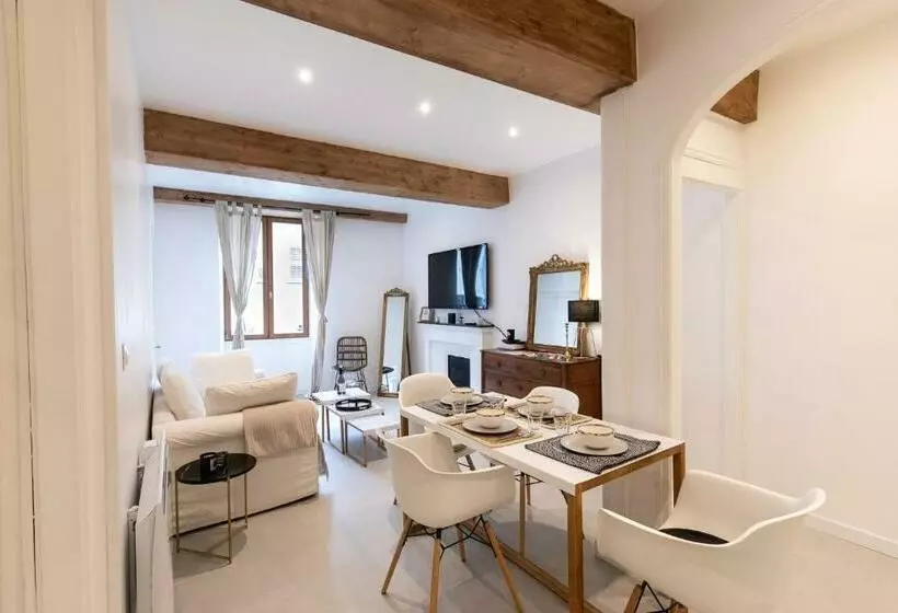 L Historique   Charmant Appartement En Centre Ville Historique