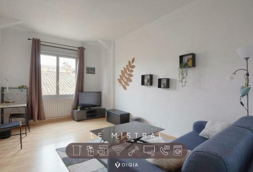 Le Mistral ~ Cité De Carcassonne ~ Hypercentre