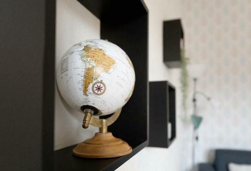 Le Mistral ~ Cité De Carcassonne ~ Hypercentre