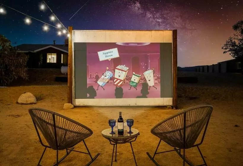 Sapphire Haven + Casita! Pool + Spa + Movie Theatre + 10 Min To Monument!