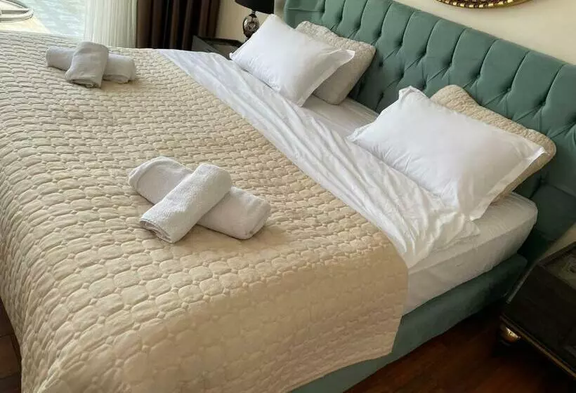 Siesta Diamond