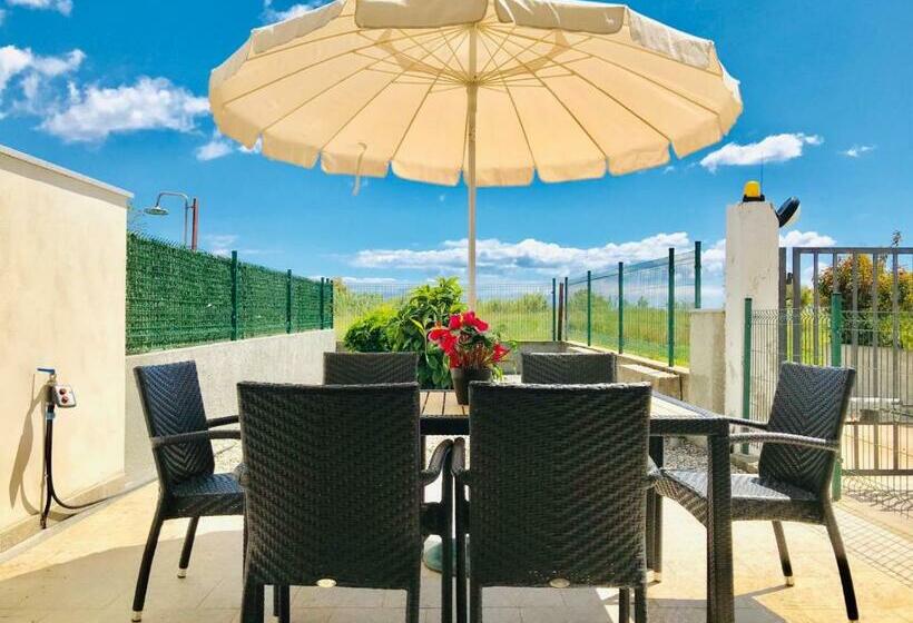 Isca Calabretta Apartments