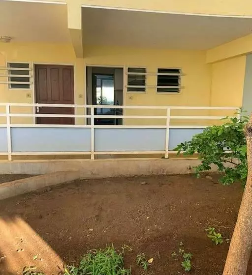 Petit Prix Et Grand Confort à Saint Gilles Les Bains