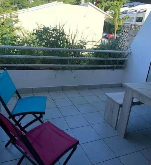 Petit Prix Et Grand Confort à Saint Gilles Les Bains