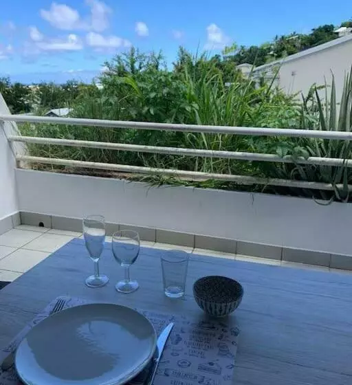 Petit Prix Et Grand Confort à Saint Gilles Les Bains