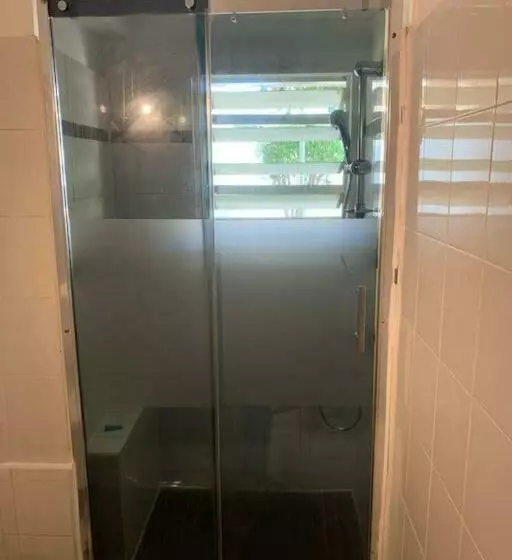 Petit Prix Et Grand Confort à Saint Gilles Les Bains