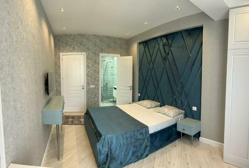 Seaside Luxury Apartment