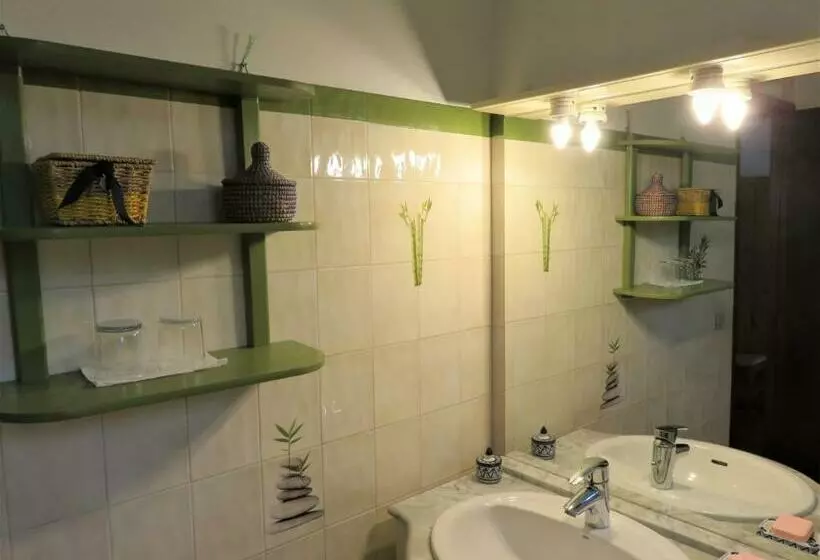 Au Coeur De La Provence Verte