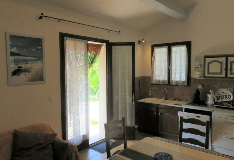 Au Coeur De La Provence Verte