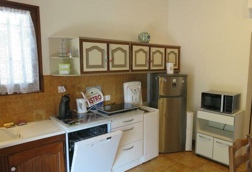 Au Coeur De La Provence Verte