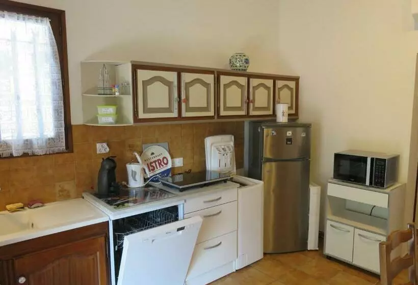 Au Coeur De La Provence Verte