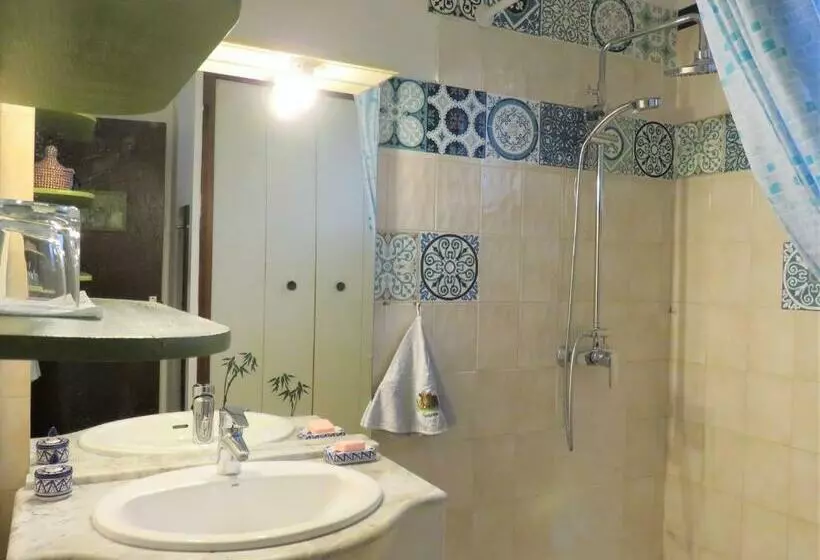 Au Coeur De La Provence Verte