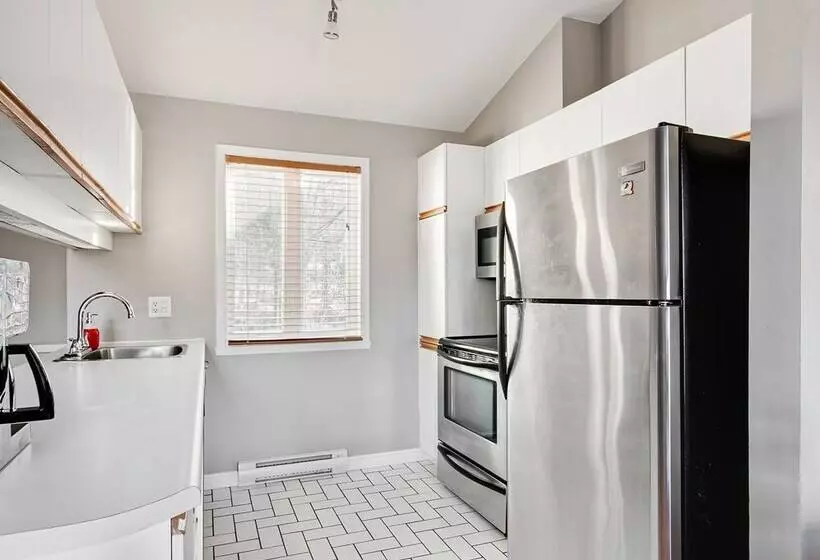 Le Cozy Condo à Louer à Stoneham