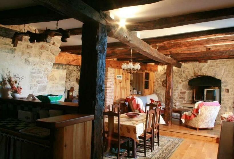 Maison Charmante A Milhars Avec Terrasse Et Vue Sur La Ville