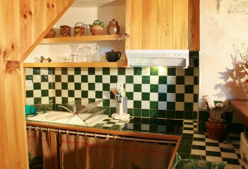 Maison Charmante A Milhars Avec Terrasse Et Vue Sur La Ville