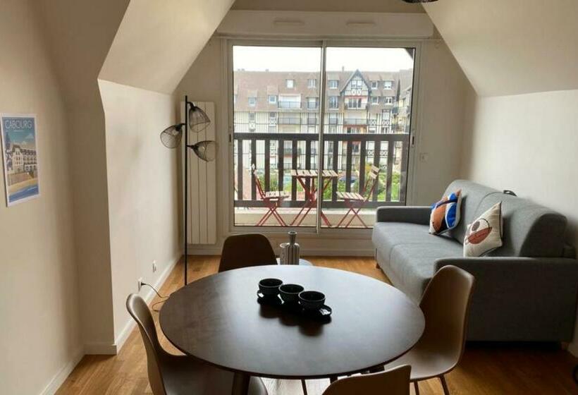 Nice 41 M With Balcony Near The Beach