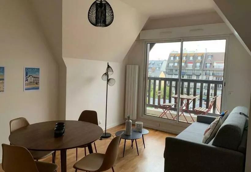 Nice 41 M With Balcony Near The Beach