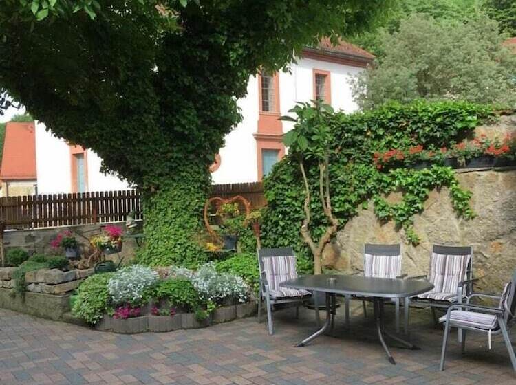 ベッドアンドブレックファースト Pension Am Schlossberg